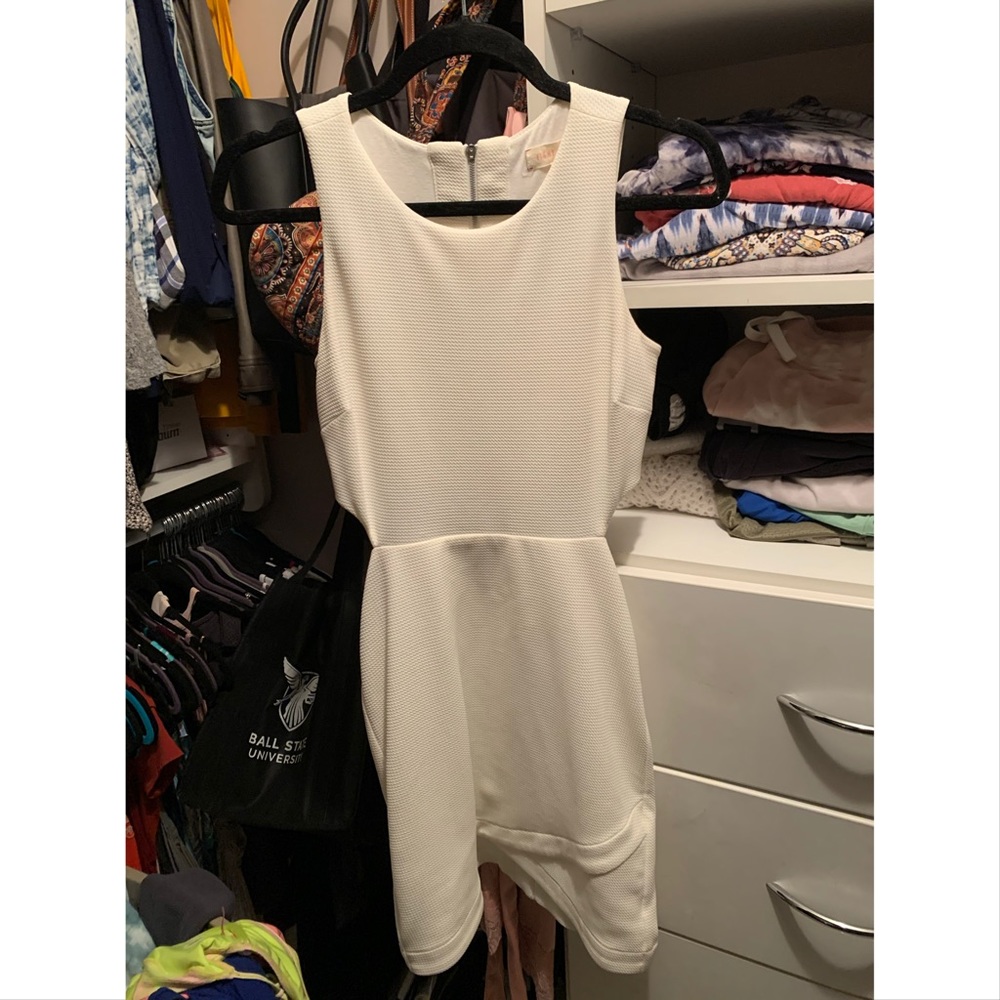 White cut-out dress🤍